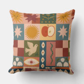 Bohemian Celestial Patchwork with Mystical Symbols クッション (正面)