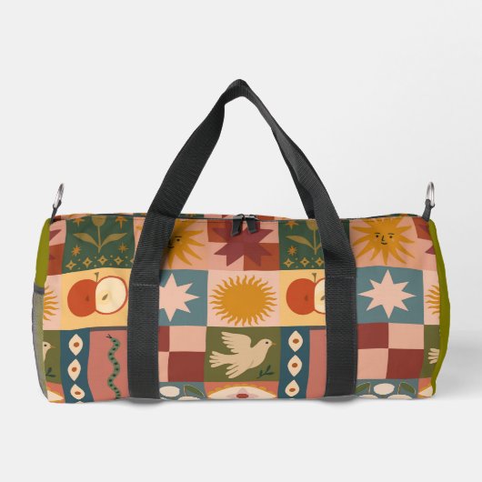 Bohemian Celestial Patchwork with Mystical Symbols ダッフルバッグ (裏面)