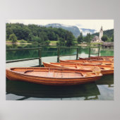 Bohinj湖の木製ボート，スロベニアの写真 ポスター (正面)