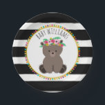 Bohoくまのカード・ストック刺激を受けたでカスタムなベビーシャワー ペーパープレート<br><div class="desc">ポンポンが付いている円の中の花の王冠を身に着けているベビーの小熊のイラストレーションを特色にするベビーシャワーの紙皿はデザインをインスパイア。  背景は白黒ストライブ柄です。 名前を個人化して下さい。</div>