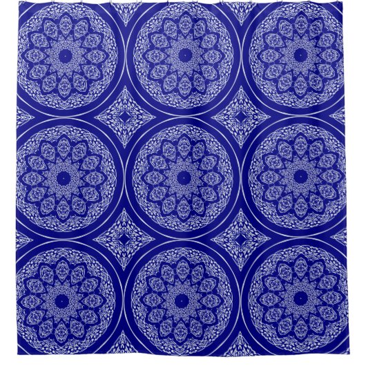 Bohoのバザー、組合せ及びマッチのコバルトパターン シャワーカーテン (正面)