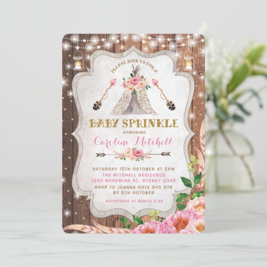 Bohoの種族のベビーは招待のピンクの花のTipiを振りかけます 招待状 (スタンド正面)