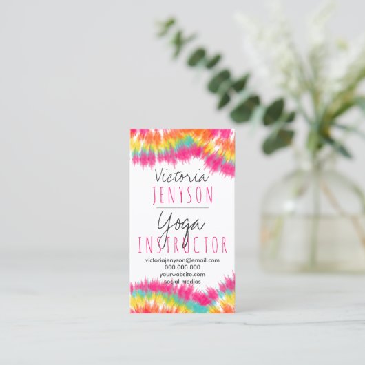 Bohoの絞り染めのピンクのティール（緑がかった色）の水彩画のヨガのインストラクター 名刺 (スタンド正面)