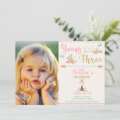 Bohoの若い野生および3第3誕生日の女の子の写真 招待状 (スタンド正面)