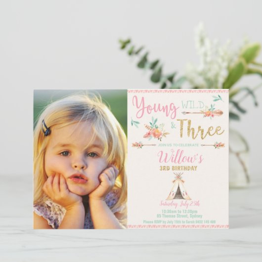 Bohoの若い野生および3第3誕生日の女の子の写真 招待状 (スタンド正面)