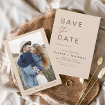 Bohoエレガント日付写真ミニマリストを保存 セーブザデート<br><div class="desc">Boho Terracotta結婚正面に写真のある日付カードを保存する。Save the Dateカードには手で書いたモダン草書タイポグラフィが含まれエレガント、シンプルとミニマルモダンムな結婚式の日のお祝いの後に使用すシンプルる。</div>