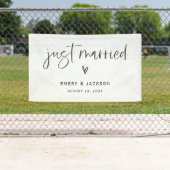 Bohoハートたった今結婚しましたカーバナーパーティーサインE100 横断幕 (インサイチュ)