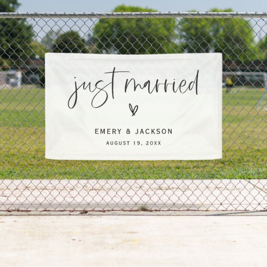 Bohoハートたった今結婚しましたカーバナーパーティーサインE100 横断幕 (インサイチュ)