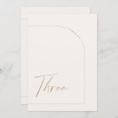 Bohoモダンアーチ表3つの表の番号 招待状 (正面/裏面)