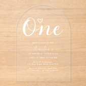 Bohoモダンハートホワイトスクリプト最初の誕生日 アクリル招待状 (正面)