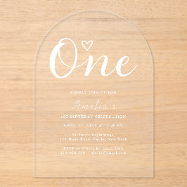 Bohoモダンハートホワイトスクリプト最初の誕生日 アクリル招待状