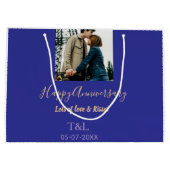 bohoモダン happy anniversary名前blue orange ラージペーパーバッグ (裏面)