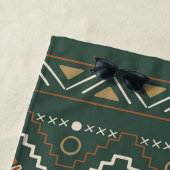 Bohoモノグラムとテラコッタ茶色の部族パターン ビーチタオル (インサイチュ)