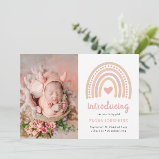 Bohoレインボーピンクハートフォトベビーガールかわいい誕生 案内状 (スタンド正面)
