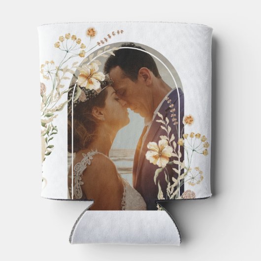 Bohoワイルドフラワーフォトアーチブライダルシャワーの好意 缶クーラー (裏面)