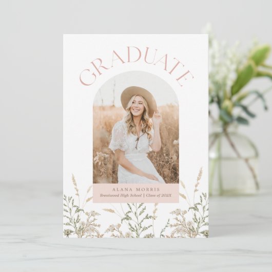 Boho大学院アーチピンクとグリーンの卒業写真 招待状 (スタンド正面)