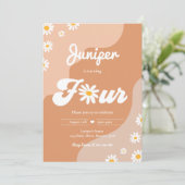 Boho 4th BirthdayデイジーフローラGroovy 70sパーティー 招待状 (スタンド正面)