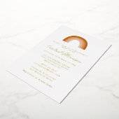 Boho 70sレインボーテラコッタベビーシャワー金ゴールド 箔招待状 (回転した状態)