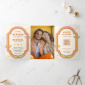 Boho 70sレトロカラフルGroovyフレー結婚ム 三つ折り招待状 (内部)