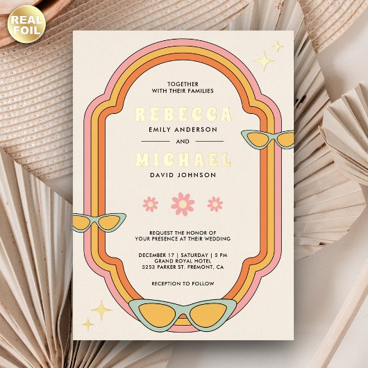 Boho 70sレトロカラフルGroovyフレ結婚ームの金ゴールド 箔招待状