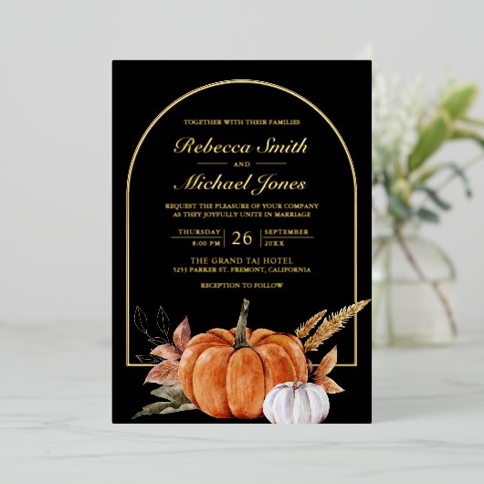 Boho Arch Pumpkin素朴フォトブラックの結婚金ゴールド 箔招待状 (立ち正面)