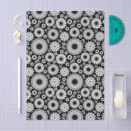Boho Black and White Folk Flower Starburst Pattern 薄葉紙 (クラフト)