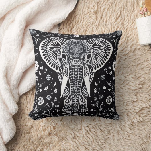Boho Black & White Batik Elephant クッション (ブランケット)
