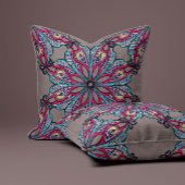 Boho Bloom in Taupe クッション