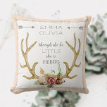 BOHO Bohemian Deer Antler Floral Baby Birth Stat クッション<br><div class="desc">You can change this saying to your favorite scripture or inspirational verse. 4 lines are provided. You can erase the text in a template field if you do not need it. New baby girl shower gift, perfect for nursery decor and to treasure for a lifetime! Simple stylized, hand painted watercolor...</div>