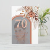 Boho Burntオレンジフローラ写真70誕生日 招待状 (スタンド正面)