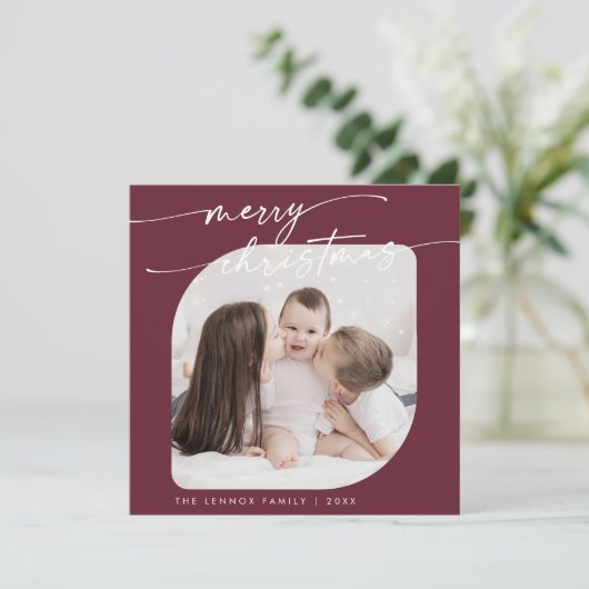 Boho Chic Burgundy写真かわいい家族のクリスマス シーズンカード (スタンド正面)