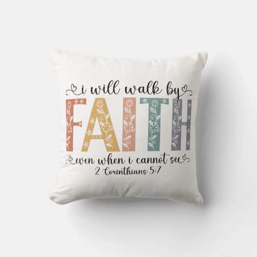 Boho Christian Walk by Faith Bible Verse Floral クッション (正面)