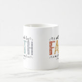 Boho Christian Walk by Faith Bible Verse Floral コーヒーマグカップ (中央)