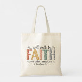 Boho Christian Walk by Faith Bible Verse Floral トートバッグ (裏面)