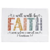 Boho Christian Walk by Faith Bible Verse Floral ラージペーパーバッグ (裏面)