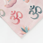 Boho Design- Frau mit Dreadlocks- Meditation- OM フリースブランケット (角)