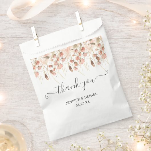 Boho Dried Watercolor Floral Wedding フェイバーバッグ (クリップ留めされた状態)