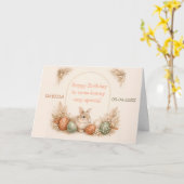 Boho Easter Bunny Neutral Earth Tone Birthday カード (黄色い花)