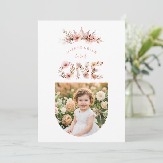 Boho Floral One Word Pink First Birthday 招待状 (スタンド正面)