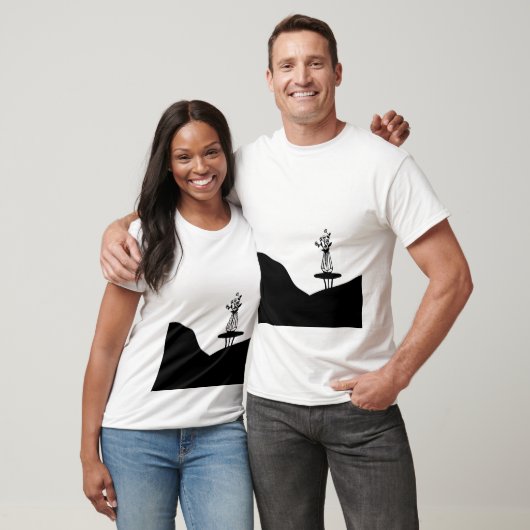 Boho Flower pot on table Tシャツ (ユニセックス)