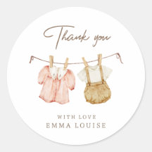 Boho Genderがヴィンテージ赤ちゃんシャワー服を明らかにする