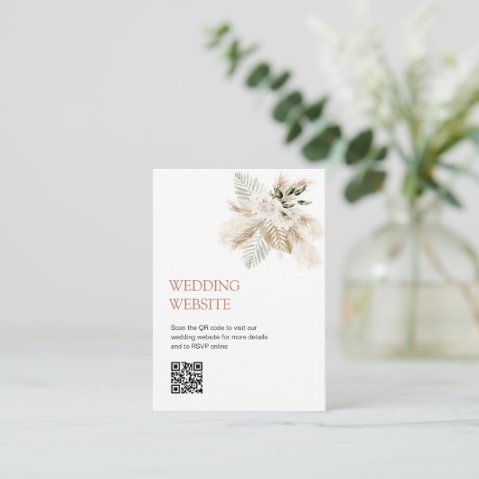 Boho greenery pampas grass QRコードの結婚ウェブサイト エンクロージャーカード (スタンド正面)