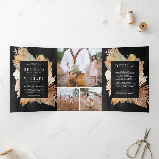 Boho Pampas乾燥パームフォトコラージブラック結婚ズ 三つ折り招待状 (内部)