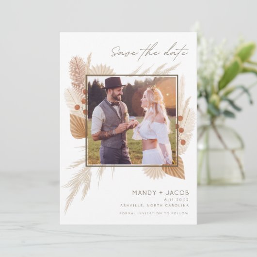 Boho Pampas Grass写真結婚式の日付を保存 セーブザデート (スタンド正面)