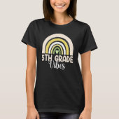 Boho Rainbow Fifth Grade Vibes 5th Teachers Back T Tシャツ (正面)