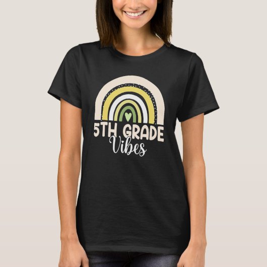 Boho Rainbow Fifth Grade Vibes 5th Teachers Back T Tシャツ (正面)