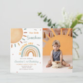 Boho Rainbow Little Sunshine 1st Birthday写真 招待状 (スタンド正面)