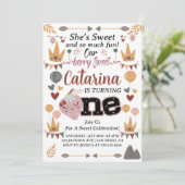 Boho Strawberry 1st Birthday, EDITABLE Berry Sweet 招待状 (スタンド正面)