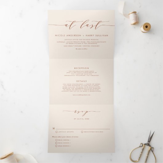 Boho Terracotta At Last Minimalist Script 結婚's 三つ折り招待状 (内部)