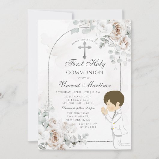 Boho White Floral Silver Cross Boy Praying Baptism 招待状 (正面)
